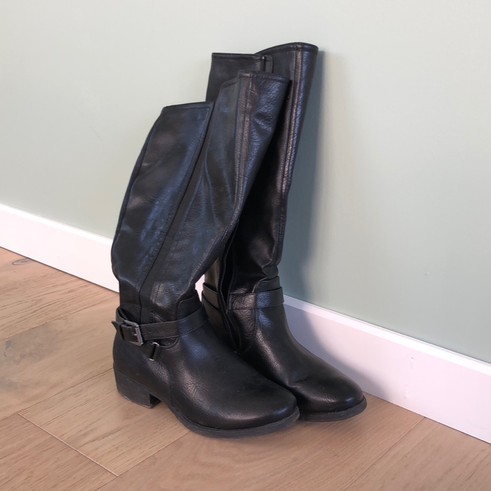 Black boots 7.5 - good condition.